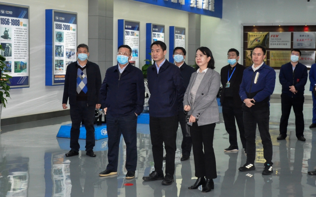 昆明市委常委杨东伟一行到云南尊龙时凯动力集团有限公司开展调研